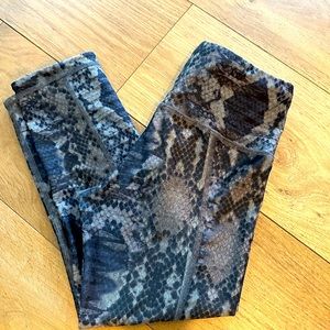 NUX Cropped Leggings